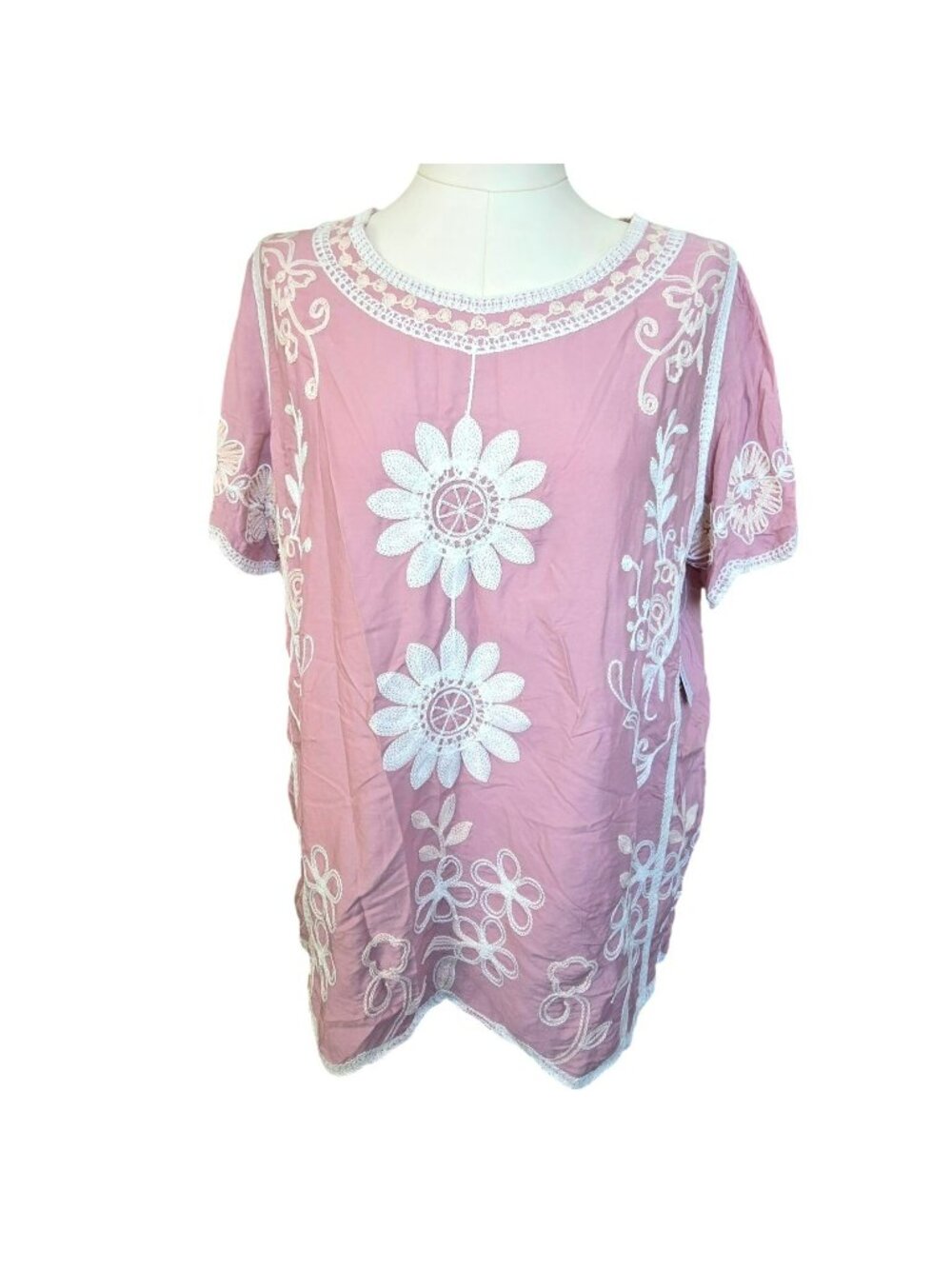 Pink Tunic Top Ivory Embroidered Floral Pattern By Kindred Womens Size 1X JJ4386